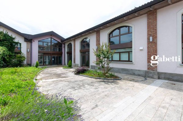 intera palazzina in vendita a Bernareggio