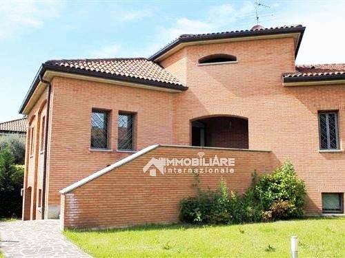 casa indipendente in vendita a Bernareggio