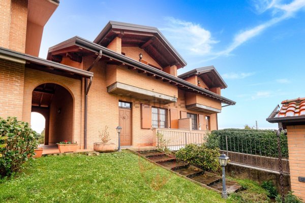 casa indipendente in vendita a Bernareggio in zona Villanova