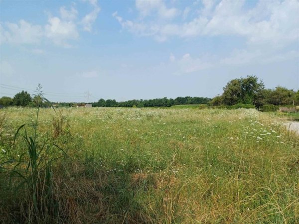 terreno edificabile in vendita a Bernareggio