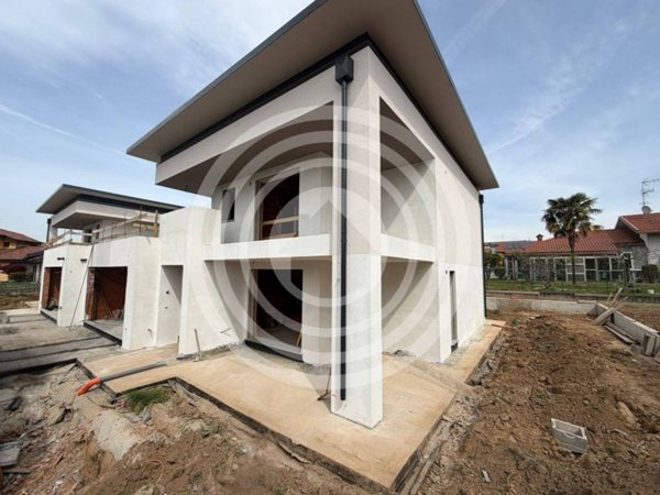 casa indipendente in vendita a Bernareggio in zona Villanova