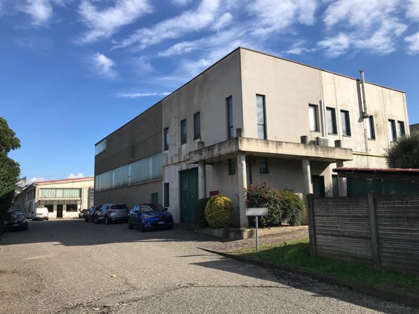 ufficio in vendita a Bernareggio