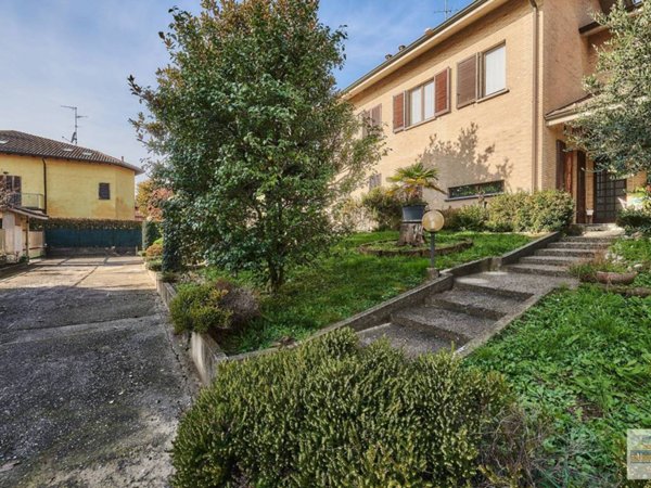 casa indipendente in vendita a Bernareggio