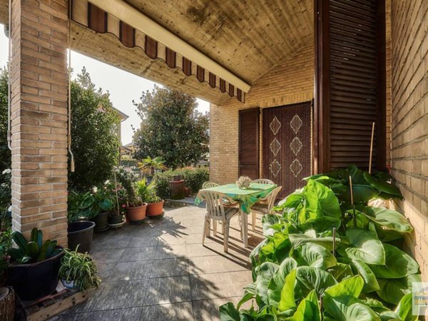 casa indipendente in vendita a Bernareggio