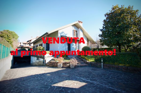 casa indipendente in vendita a Bernareggio