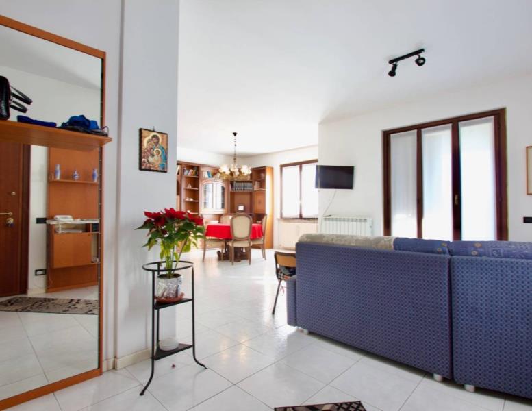 casa indipendente in vendita a Bernareggio