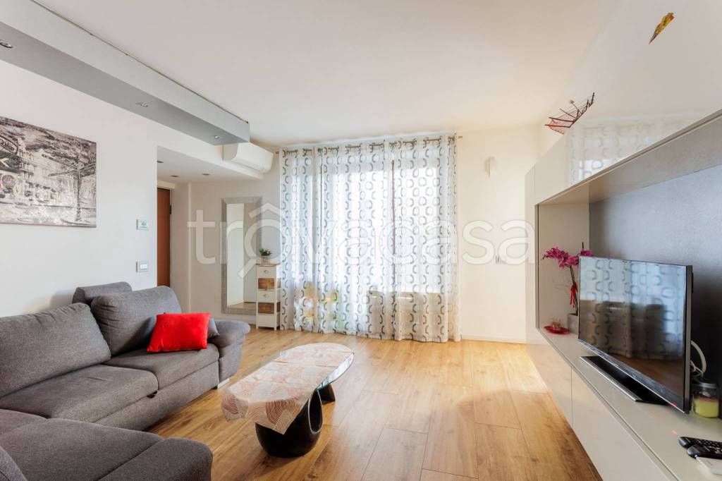 appartamento in vendita a Bernareggio