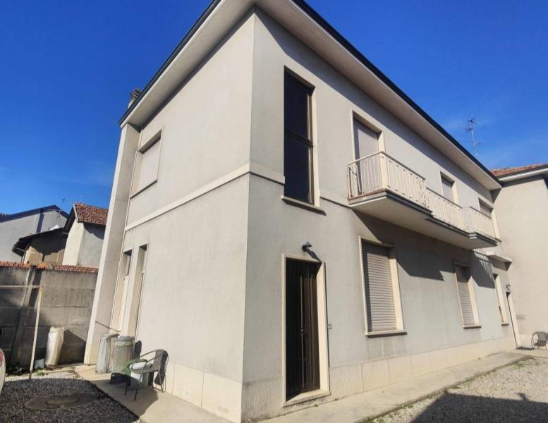 casa indipendente in vendita a Bernareggio