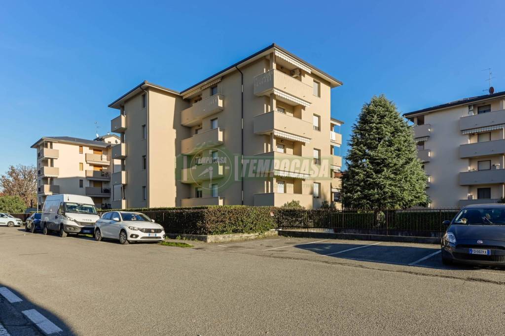 appartamento in vendita a Bernareggio