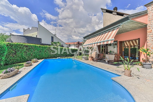 casa indipendente in vendita a Bernareggio