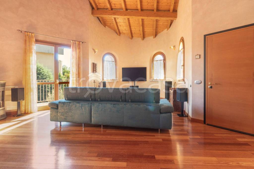 casa indipendente in vendita a Bernareggio in zona Villanova