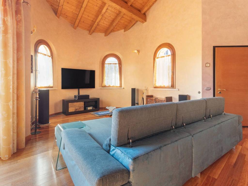 casa indipendente in vendita a Bernareggio in zona Villanova