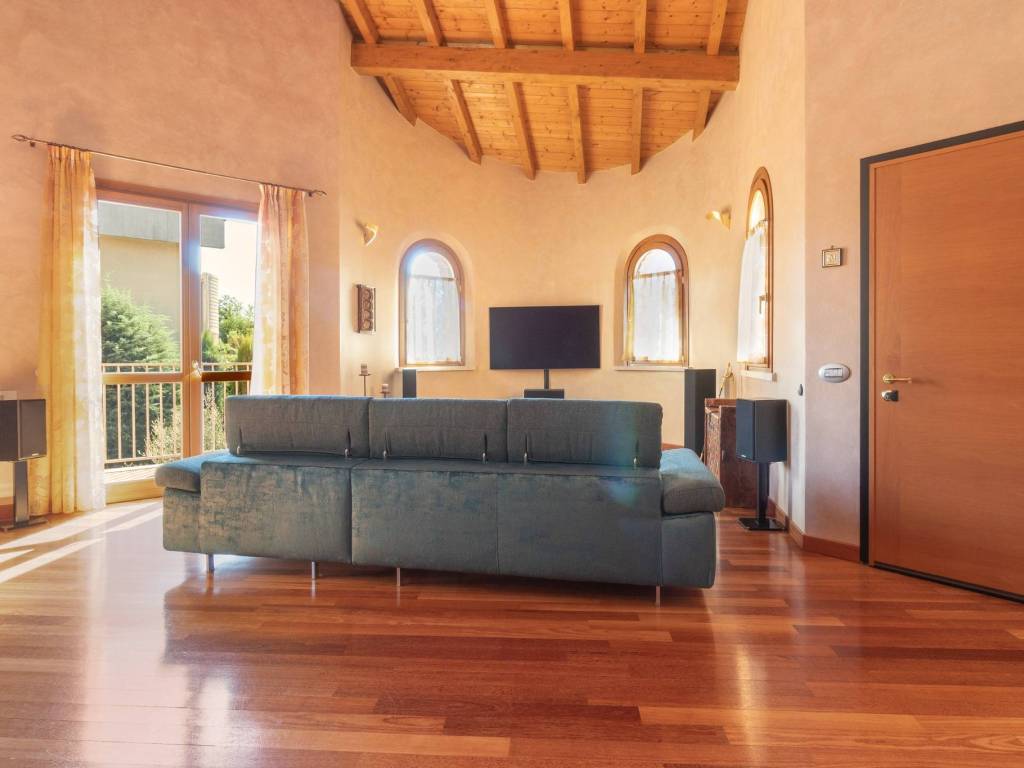 casa indipendente in vendita a Bernareggio in zona Villanova