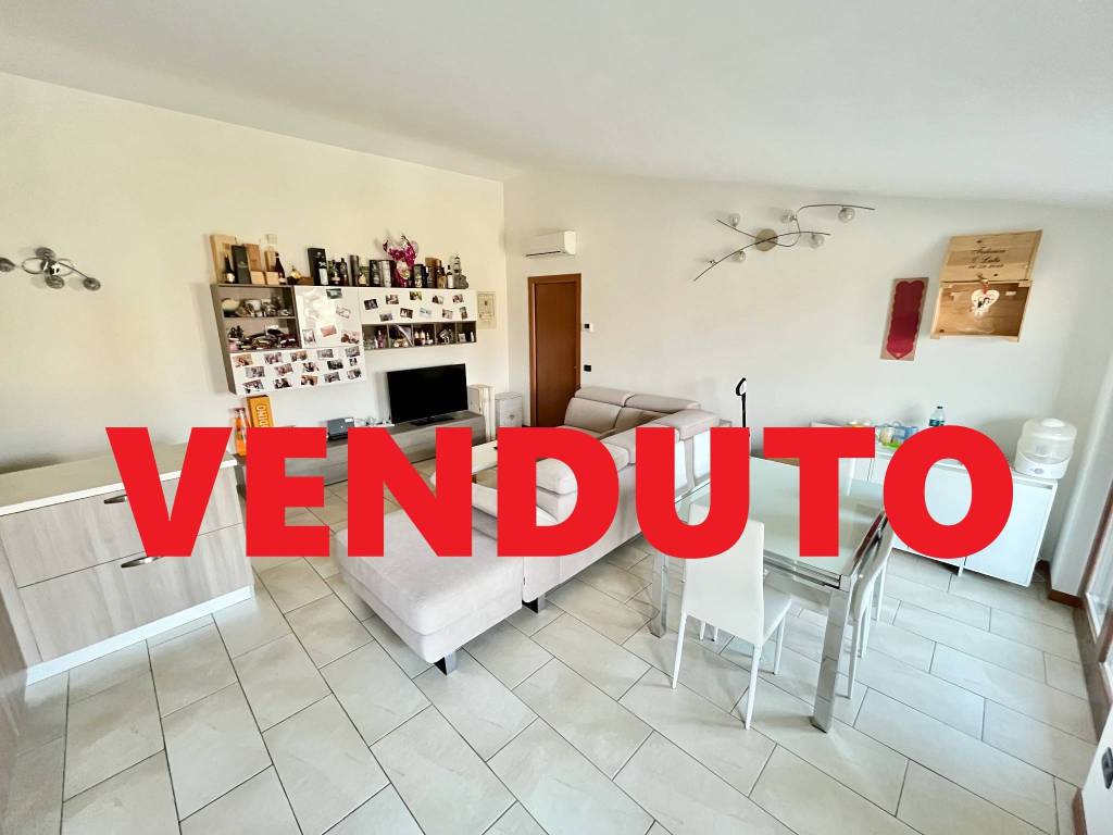 appartamento in vendita a Bernareggio in zona Villanova