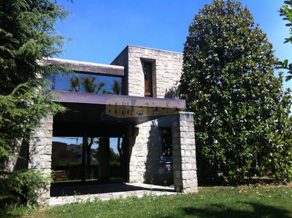 casa indipendente in vendita a Bernareggio