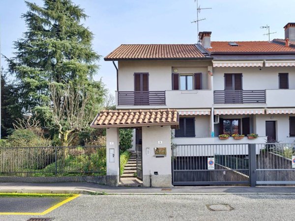 casa indipendente in vendita a Bernareggio
