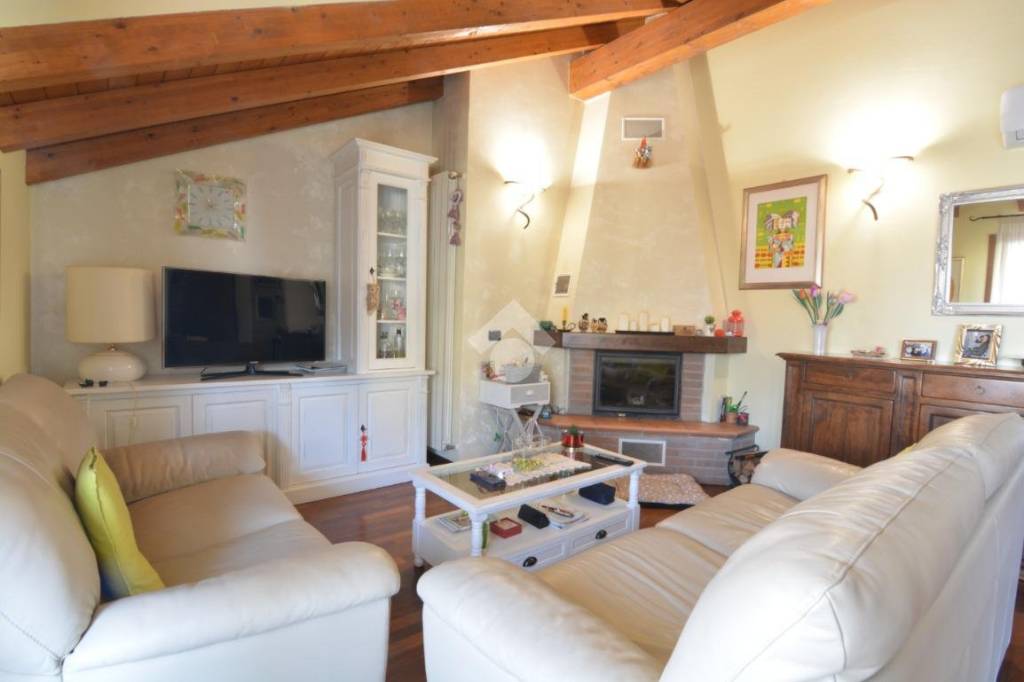 appartamento in vendita a Bernareggio