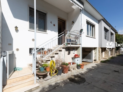 casa indipendente in vendita a Bernareggio