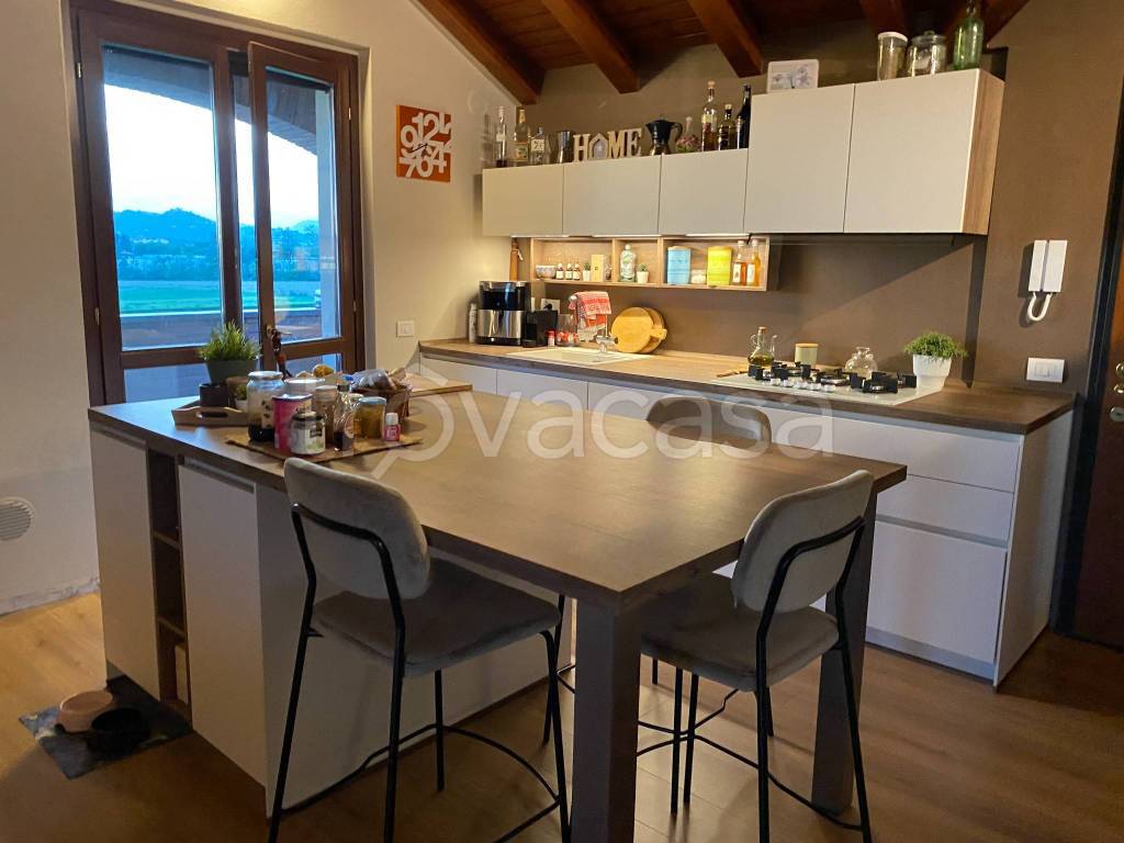 appartamento in vendita a Bernareggio