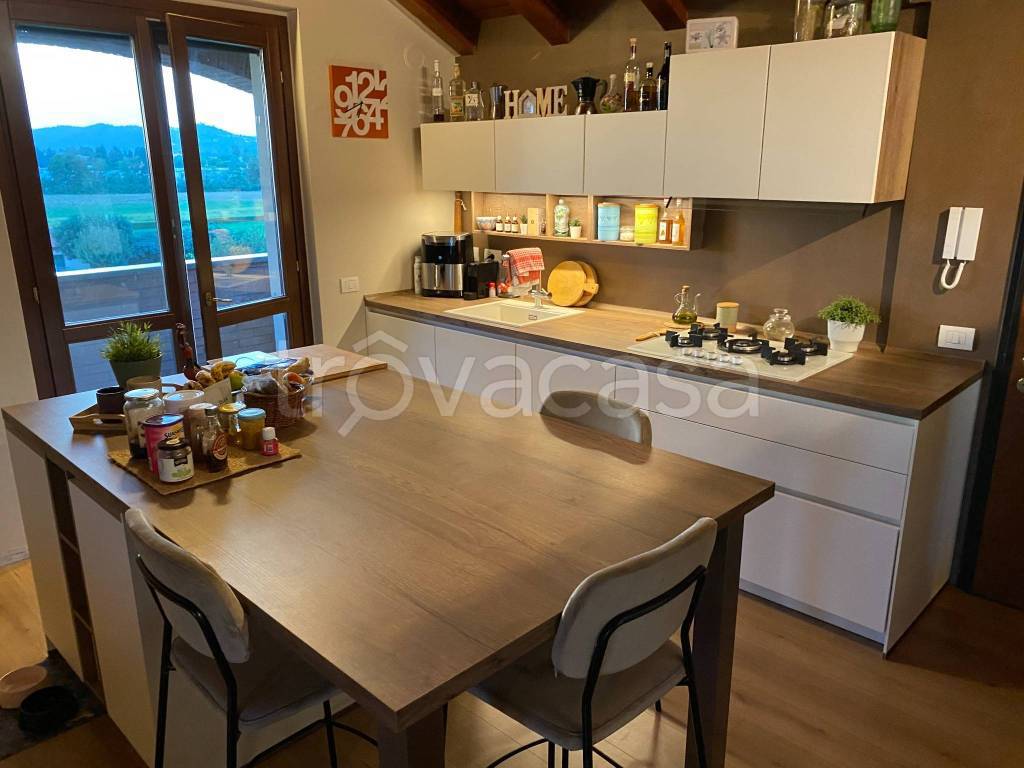 appartamento in vendita a Bernareggio