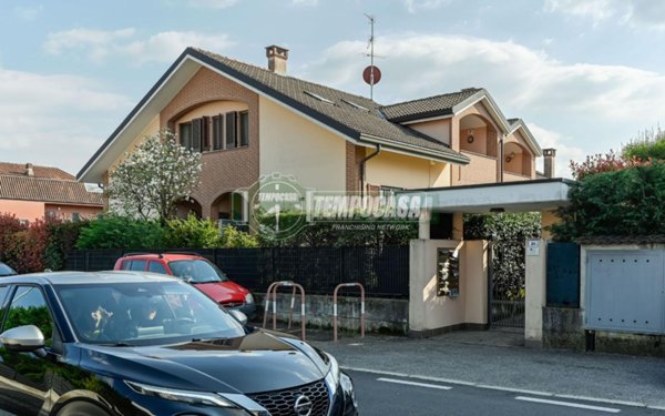 appartamento in vendita a Bernareggio