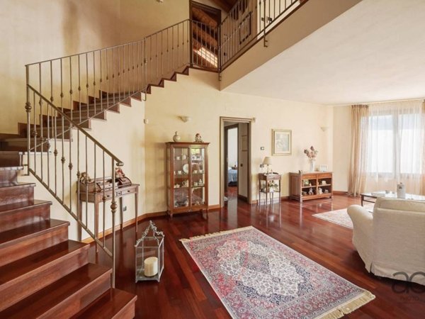 casa indipendente in vendita a Bernareggio