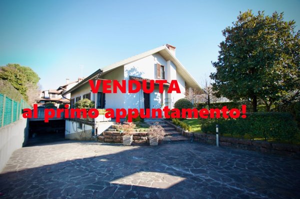casa indipendente in vendita a Bernareggio