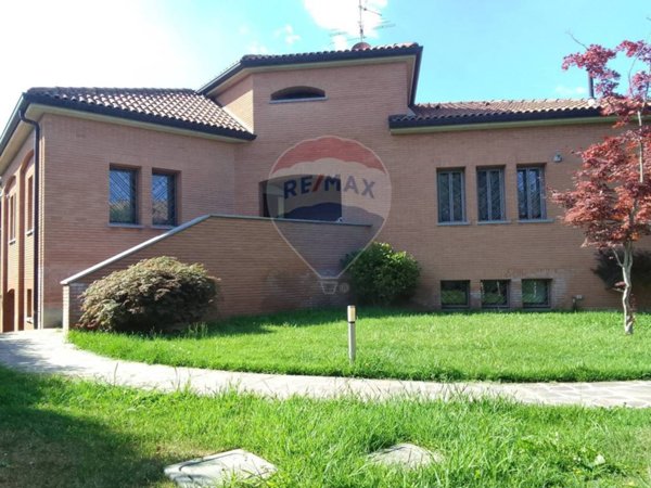 casa indipendente in vendita a Bernareggio