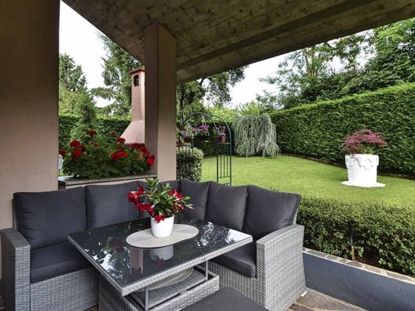 casa indipendente in vendita a Bernareggio