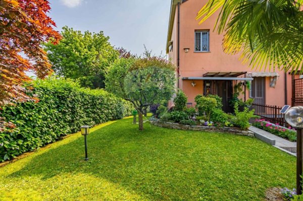 casa indipendente in vendita a Bernareggio