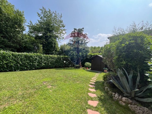 casa indipendente in vendita a Bernareggio