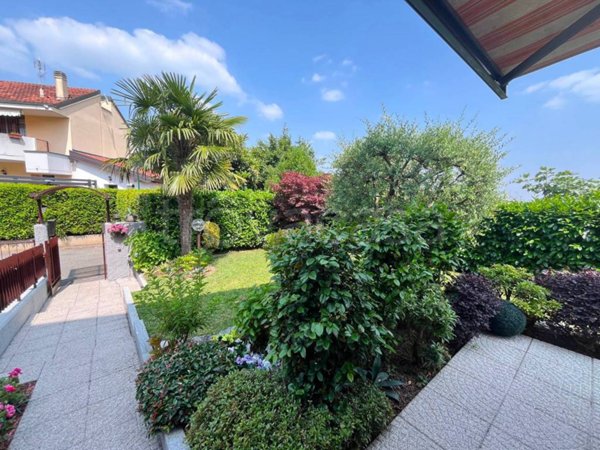 casa indipendente in vendita a Bernareggio