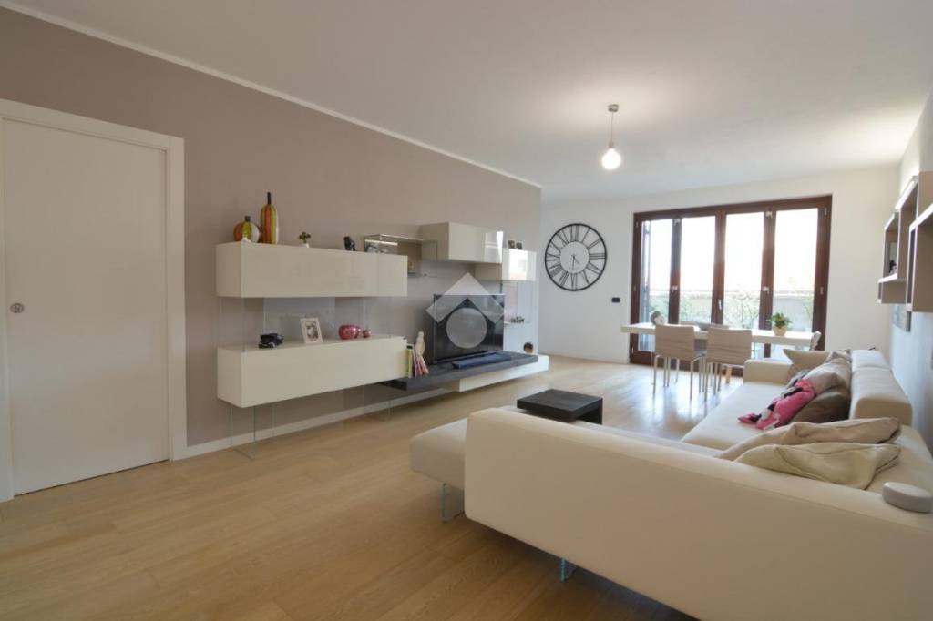 appartamento in vendita a Bernareggio