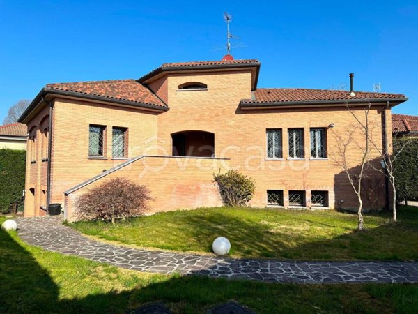casa indipendente in vendita a Bernareggio