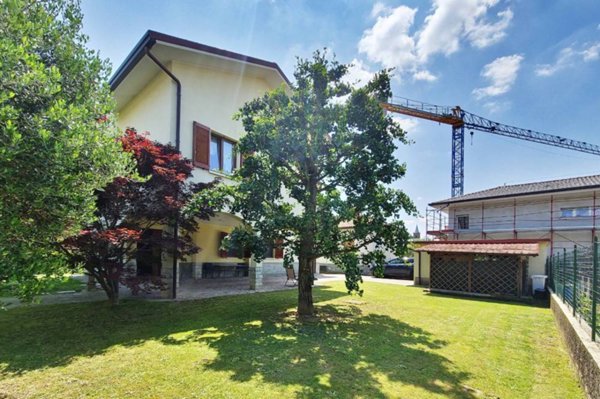 casa indipendente in vendita a Bernareggio