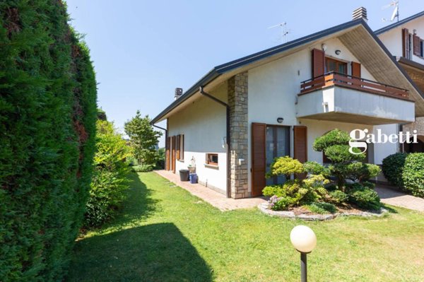 casa indipendente in vendita a Bernareggio