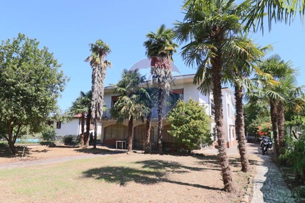 casa indipendente in vendita a Bernareggio
