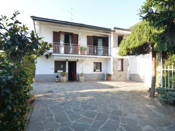 casa indipendente in vendita a Bernareggio