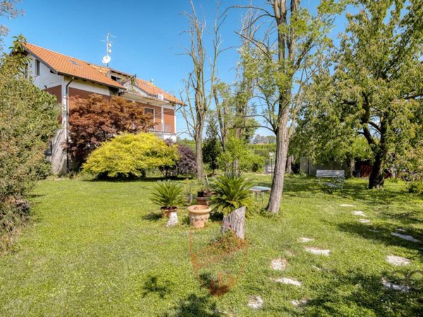 casa indipendente in vendita a Bernareggio