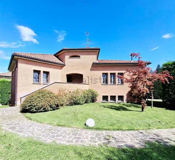 casa indipendente in vendita a Bernareggio