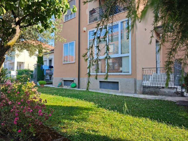 appartamento in vendita a Bernareggio in zona Villanova