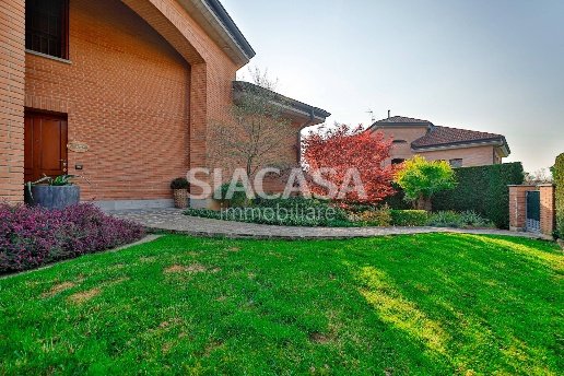 casa indipendente in vendita a Bernareggio