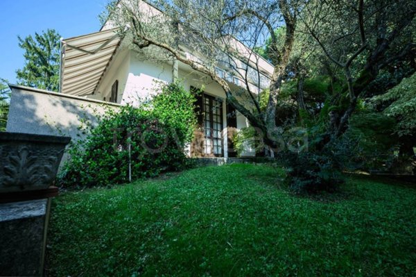 casa indipendente in vendita a Bernareggio