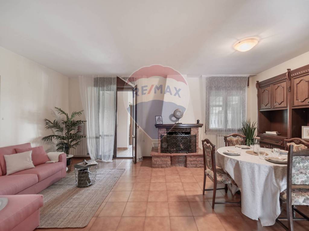 casa indipendente in vendita a Bernareggio