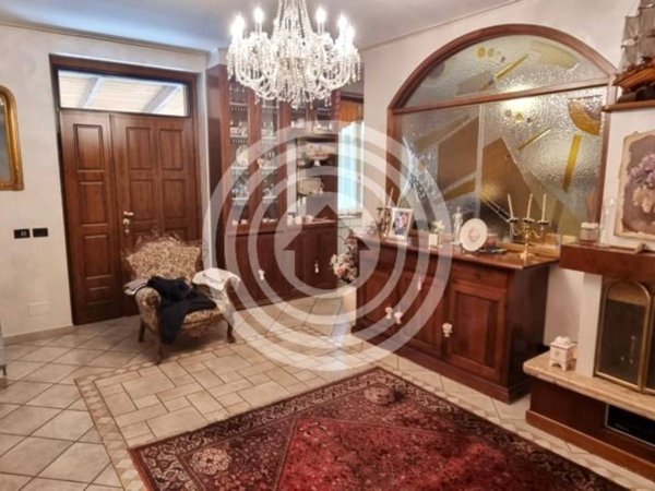 casa indipendente in vendita a Bernareggio