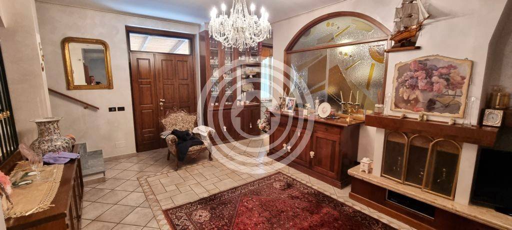 casa indipendente in vendita a Bernareggio