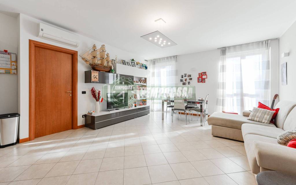 appartamento in vendita a Bernareggio