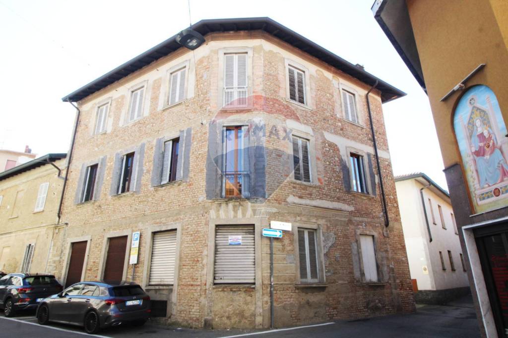 negozio in vendita a Bernareggio