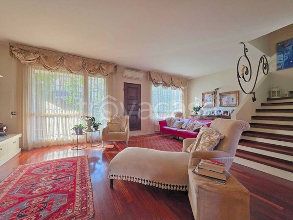 casa indipendente in vendita a Bernareggio