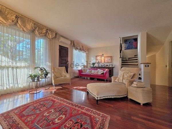 casa indipendente in vendita a Bernareggio